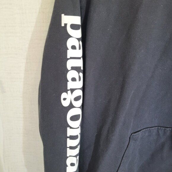Patagonia Hoodie Mens Large Black Pullover Sweatshirt Logo Sleeve Drawstring - Picture 5 of 8